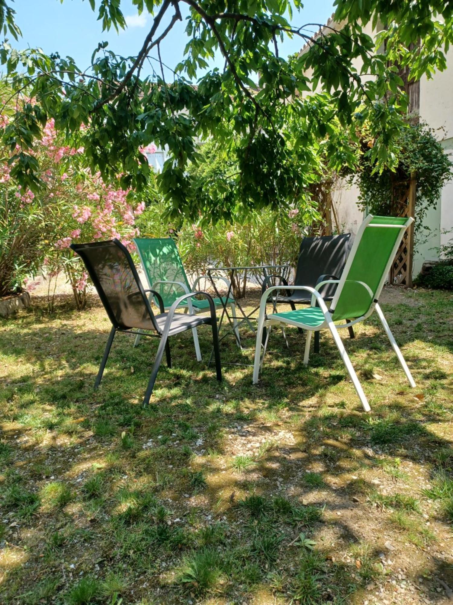 Les Glycines Bed & Breakfast Le Vigan  Eksteriør bilde